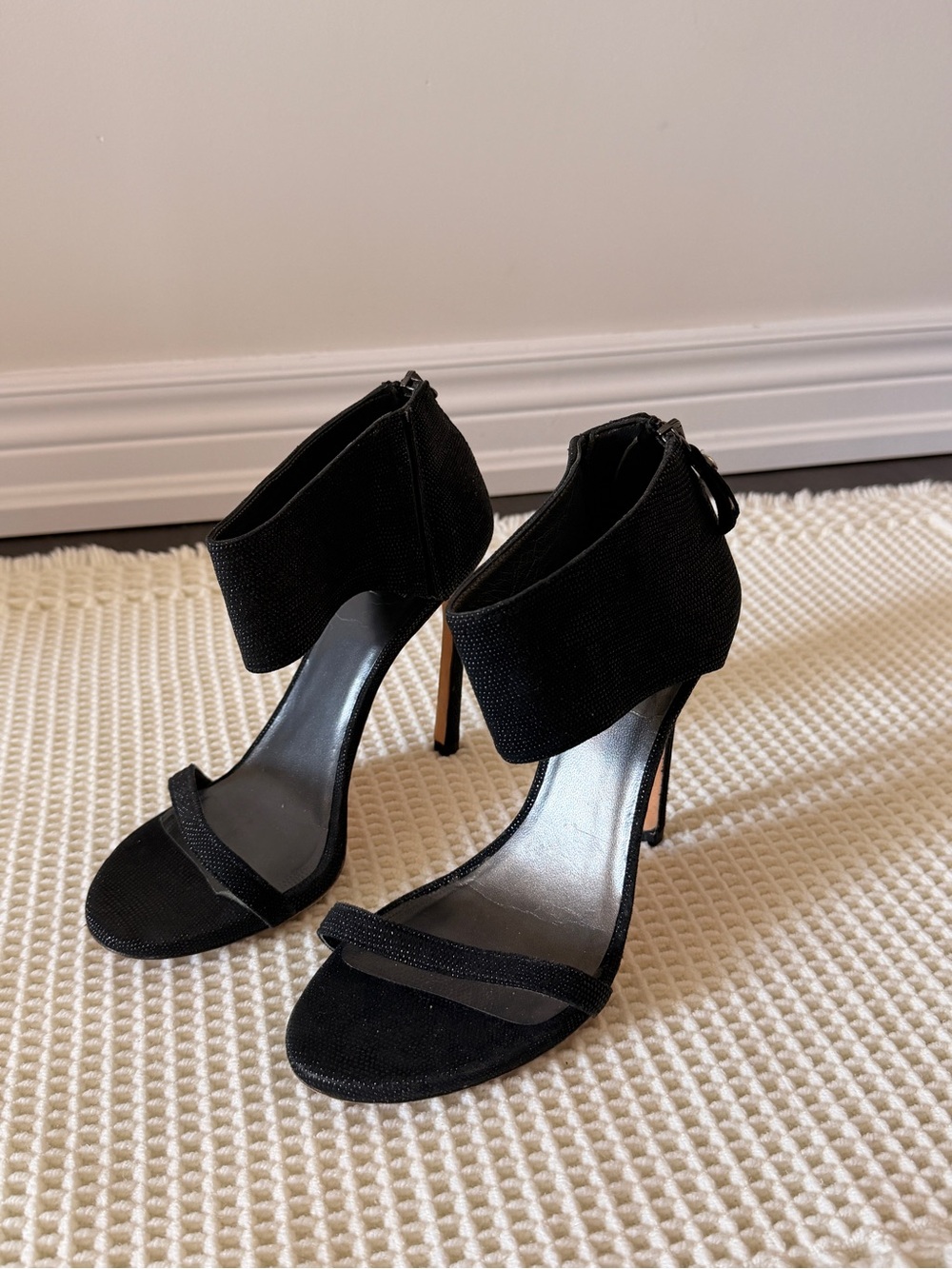 Stuart Weitzman Black ‘Showgirl’ Heels